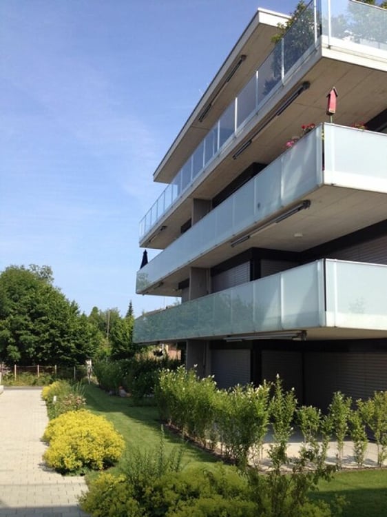 Exklusive, sonnige Attikawohnung mit umlaufender Terrasse und Seesicht 2