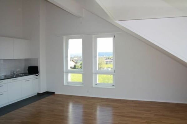 Sonnige 4.5-Zimmer-Dachwohnung mit Eigentumswohnungsstandard 4
