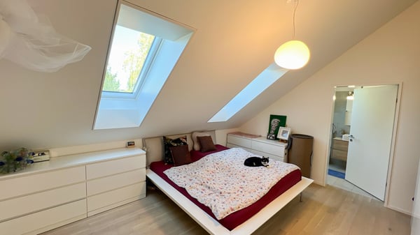 Mörschwil: Moderne, barrierefreie 1.5-Zi.-Dachwohnung mit beeindruckender Weitsicht 6