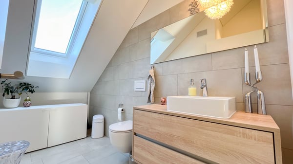 Mörschwil: Moderne, barrierefreie 1.5-Zi.-Dachwohnung mit beeindruckender Weitsicht 7