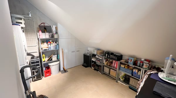 Mörschwil: Moderne, barrierefreie 1.5-Zi.-Dachwohnung mit beeindruckender Weitsicht 9