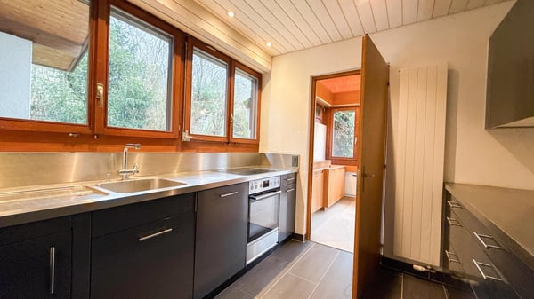 Repräsentatives 1½-Zimmer-Einfamilienhaus – Exklusives Wohnen am sonnigen Rebhang 6