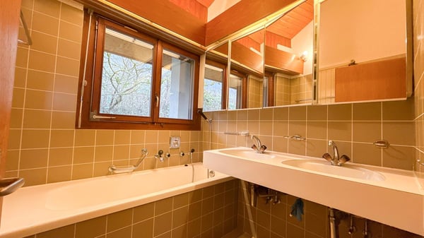 Repräsentatives 1½-Zimmer-Einfamilienhaus – Exklusives Wohnen am sonnigen Rebhang 11