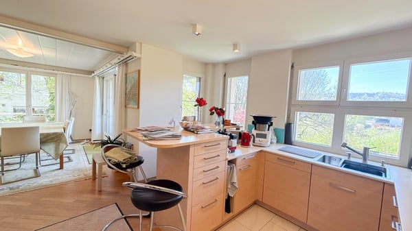 Grandioses 6.5-Zimmer-Doppeleinfamilienhaus mit idyllischem Grundstück 5