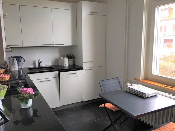 Attraktive 3 1/2 Zi. Wohnung mit verglastem Balkon 2