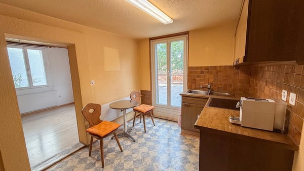 Spannendes Zweifamilienhaus mit 4 Garagenplätzen - Preis bankengeprüft! 19