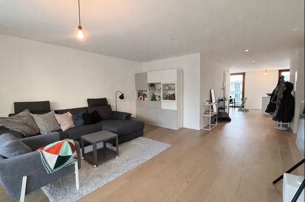 traumhaft schöne 4 1/2 Zi. Stadtwhg.mit 2 Balkons & Weitsicht 1