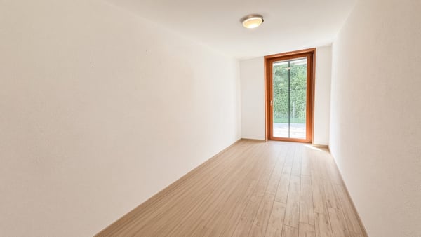 Helle 4.5-Zimmer-Wohnung mit Gartensitzplatz und Balkon 5