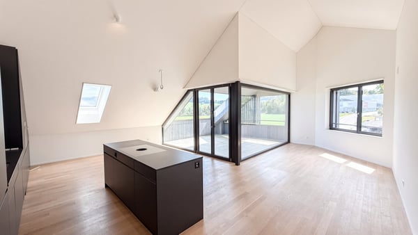 Elegante 3.5-Zimmer-Dachwohnung mit Seesicht in Mörschwil 3
