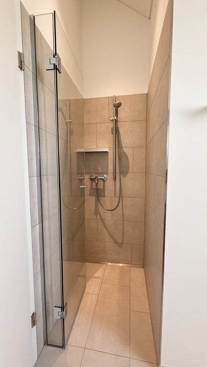 Elegante 3.5-Zimmer-Dachwohnung mit Seesicht in Mörschwil 8