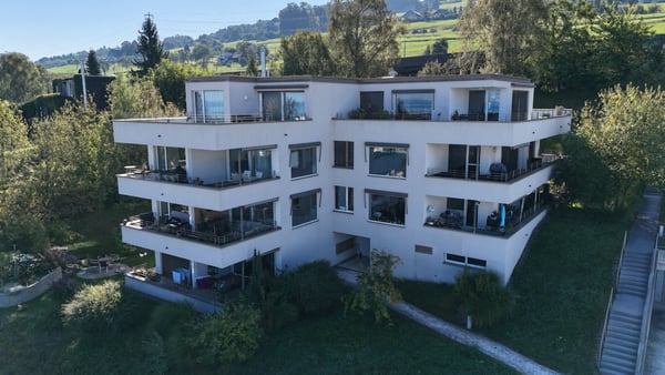 Eine Perle mit Seesicht – stilvolle 3½-Zimmer-Wohnung 2