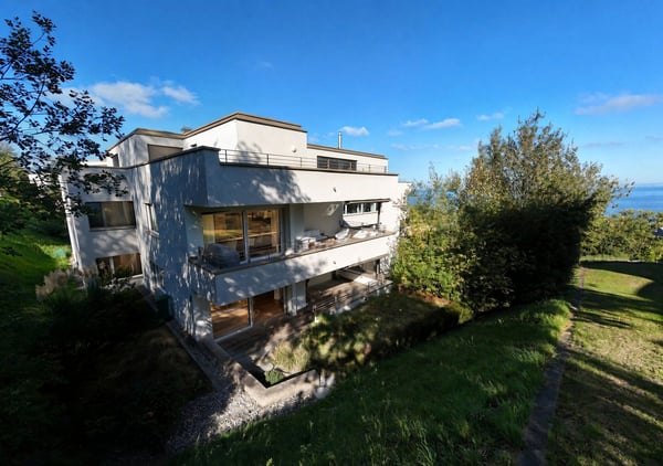 Ein Diamant wartet auf Sie ! 3½-Zimmer-Wohnung mit SEE Sicht