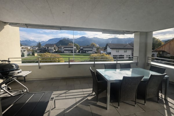 Exklusive 1½-Zimmer-Wohnung im schönen Tuggen SZ 1