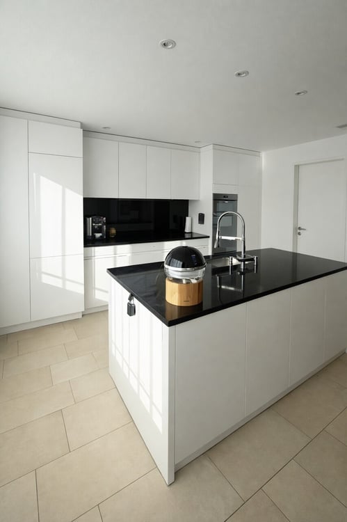 Exklusive 1½-Zimmer-Wohnung im schönen Tuggen SZ 4