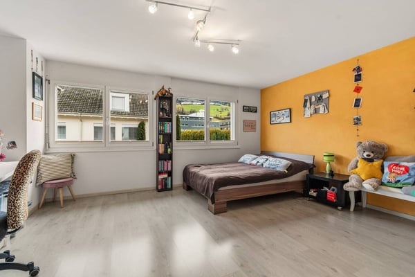 5.5-Zimmer-Eckhaus mit Garten und 2 Tiefgaragenplätzen inklusive 10