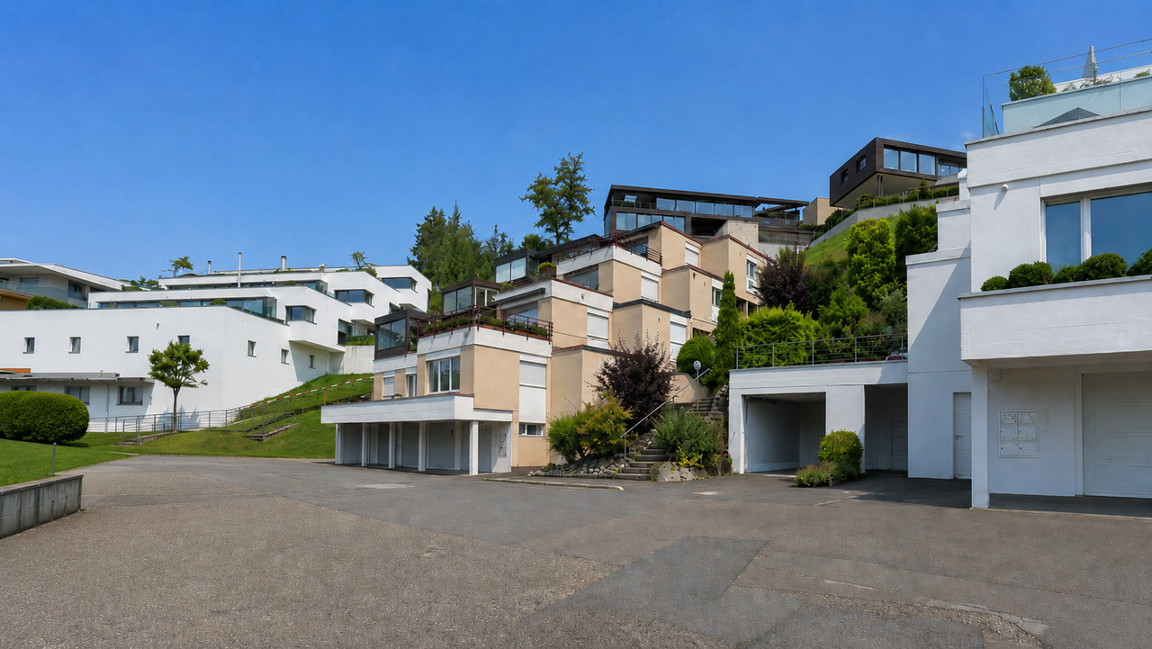 Immobilie in Schindellegi - 5.5-Zi.-Terrassenwohnung, 173 m² Gesamtfläche, Garagenbox inkl. - Bild 1