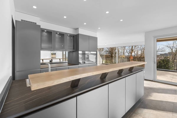 Grossraum - Luxuswohnung mit Weitsicht! 2