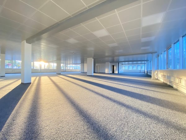 Grosse, lichtdurchflutete Büroräume an bester Lage 2