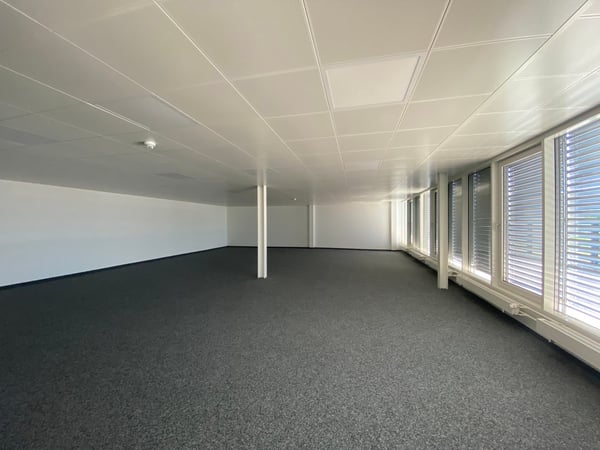 Grosse, lichtdurchflutete Büroräume an bester Lage 3