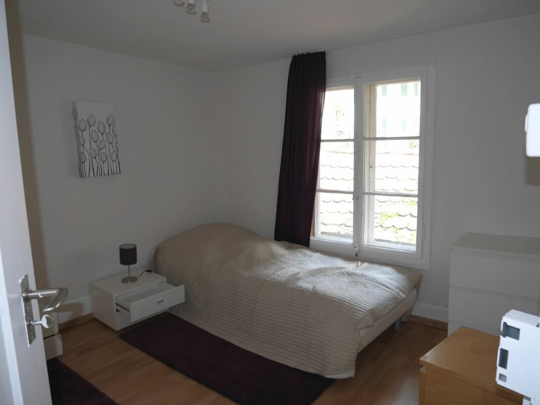 Furnished small 3-room guest house (No kitchen!)