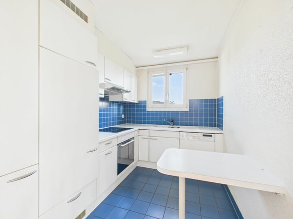 Helle Attikawohnung mit Cheminée und grossem Balkon 6