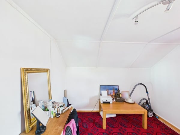 Charmantes Einfamilienhaus mit grossem Garten und Seesicht (je nach Jahreszeit) 9