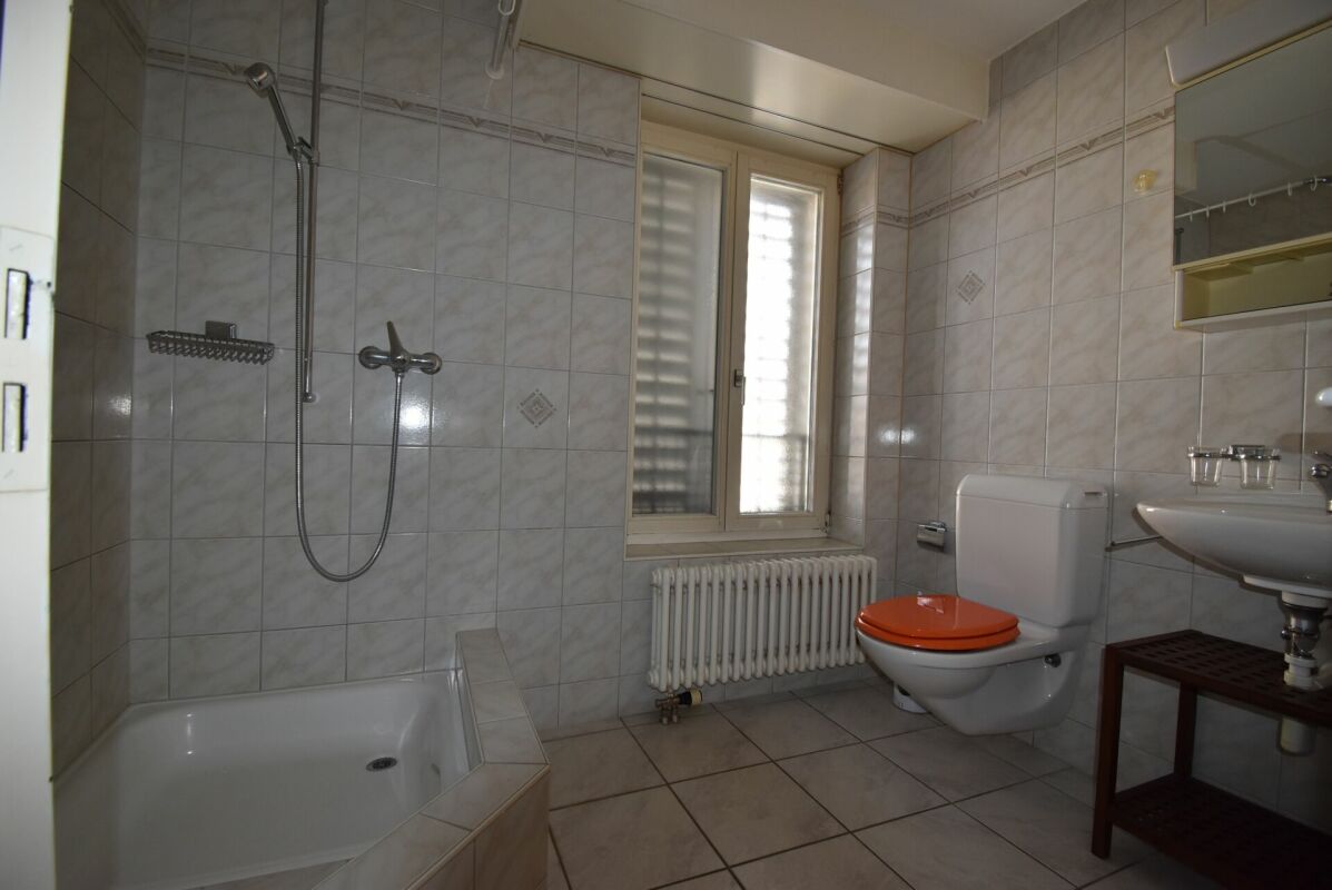 Appartamento mansardato accogliente con balcone / centro di Neuhausen