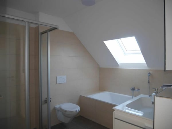 grosse 3.5-Zi-Maisonette Wohnung mit Loggia 8