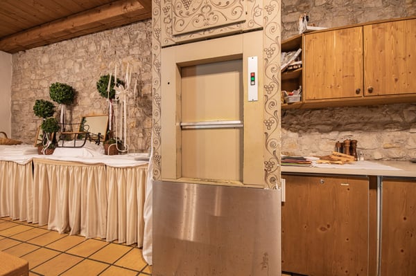 Historisches Burggebäude Wasserstelz in Lienheim 14