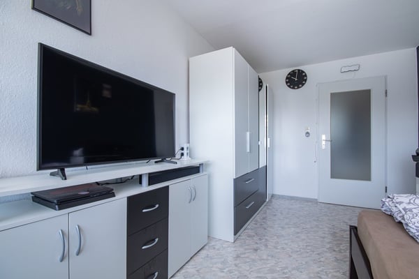 Gepflegte 1.5-Zimmer Wohnung mit Balkon in Lottstetten 10