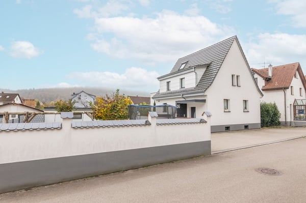 Wohnen mit Stil – Großzügiges Haus auf weitläufigem Grundstück in Tiengen 10
