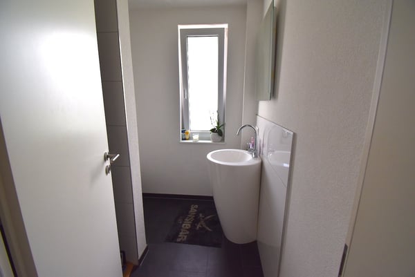 Wohnen mit Stil – Großzügiges Haus auf weitläufigem Grundstück in Tiengen 9
