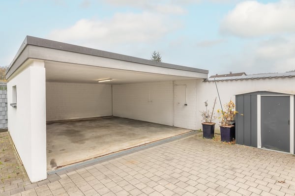 Wohnen mit Stil – Großzügiges Haus auf weitläufigem Grundstück in Tiengen 12
