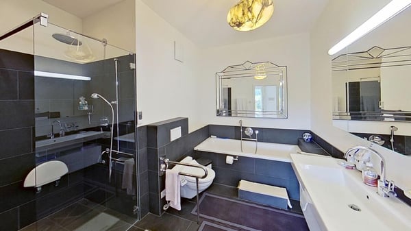 Grosszügige Dachwohnung an zentraler Lage 5