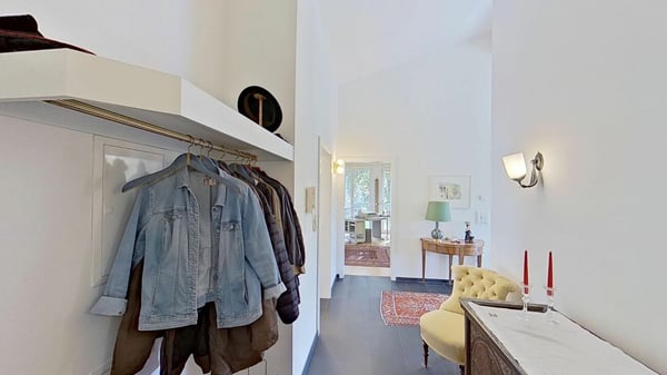 Grosszügige Dachwohnung an zentraler Lage 8