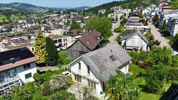 Gepflegtes Einfamilienhaus mit Einliegerwohnung an sonniger Aussichtslage in Herisau 2