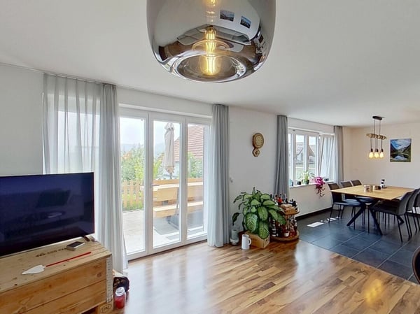 Panorama inklusive - Modernes Zweifamilienhaus mit Säntisblick 4