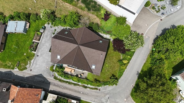 Panorama inklusive - Modernes Zweifamilienhaus mit Säntisblick 17