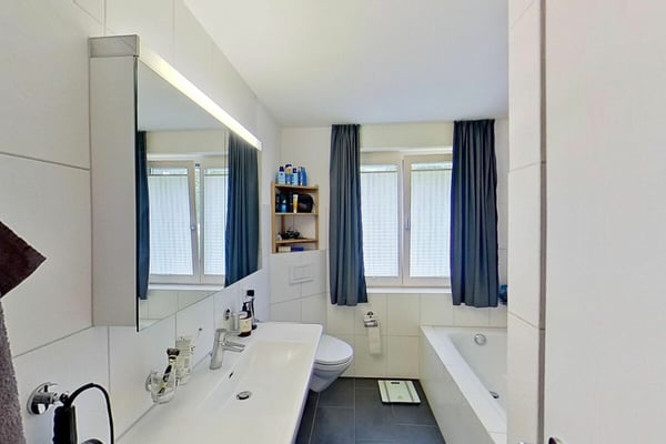 Panorama inklusive - Modernes Zweifamilienhaus mit Säntisblick 10