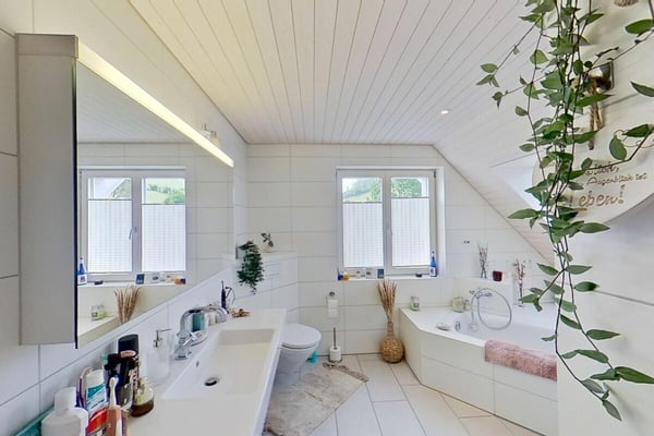 Panorama inklusive - Modernes Zweifamilienhaus mit Säntisblick 16