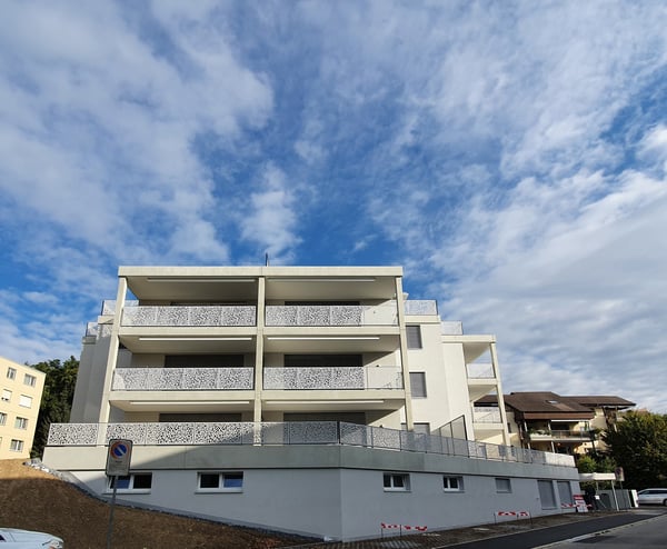 Moderne und schöne Wohnung mit grossem Sitzplatz 1