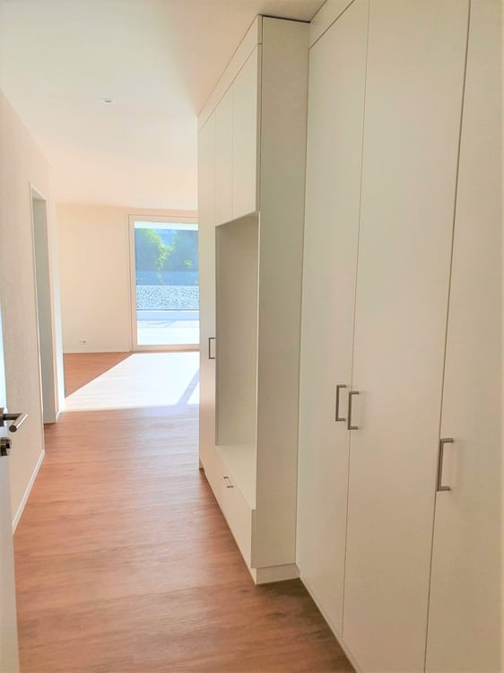 Moderne und schöne Wohnung mit grossem Sitzplatz 4