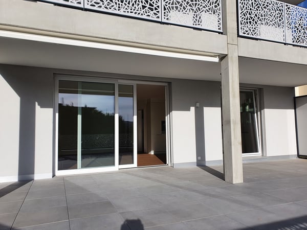 Moderne und schöne Wohnung mit grossem Sitzplatz 8