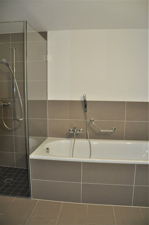 Schöne und moderne Wohnung an guter Lager 5