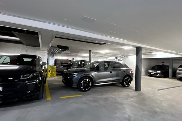 Exklusiver Tiefgaragenparkplatz in Nänikon 6