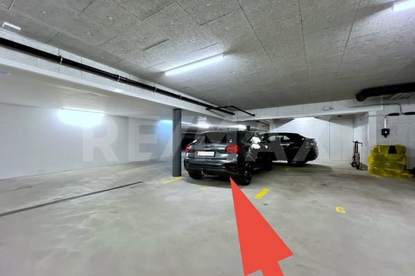 Exklusiver Tiefgaragenparkplatz in Nänikon 3