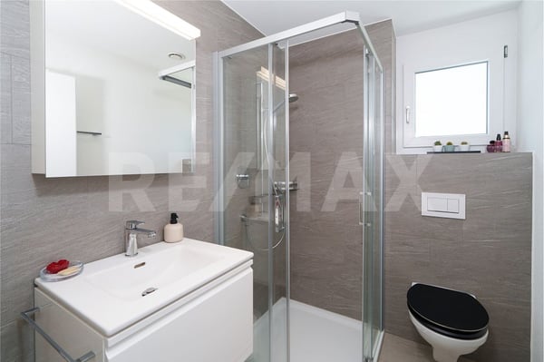 4 1/2 Zimmerwohnung mit grossem Balkon 8