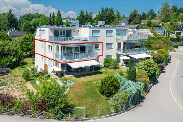 4 1/2 Zimmerwohnung mit grossem Balkon 1