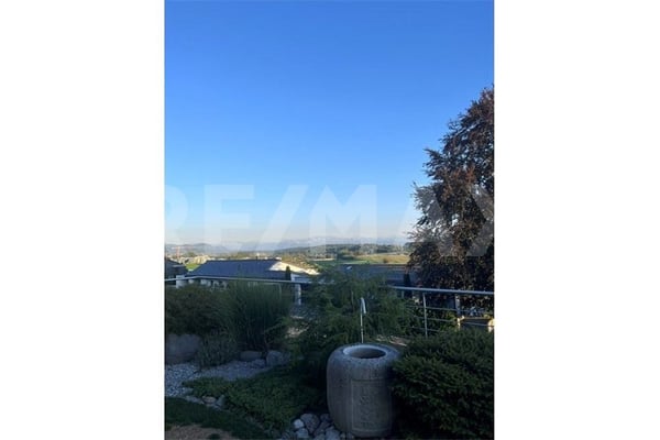 6 1/2 Zimmerhaus an sonniger, ruhiger Lage mit Traumaussicht 8