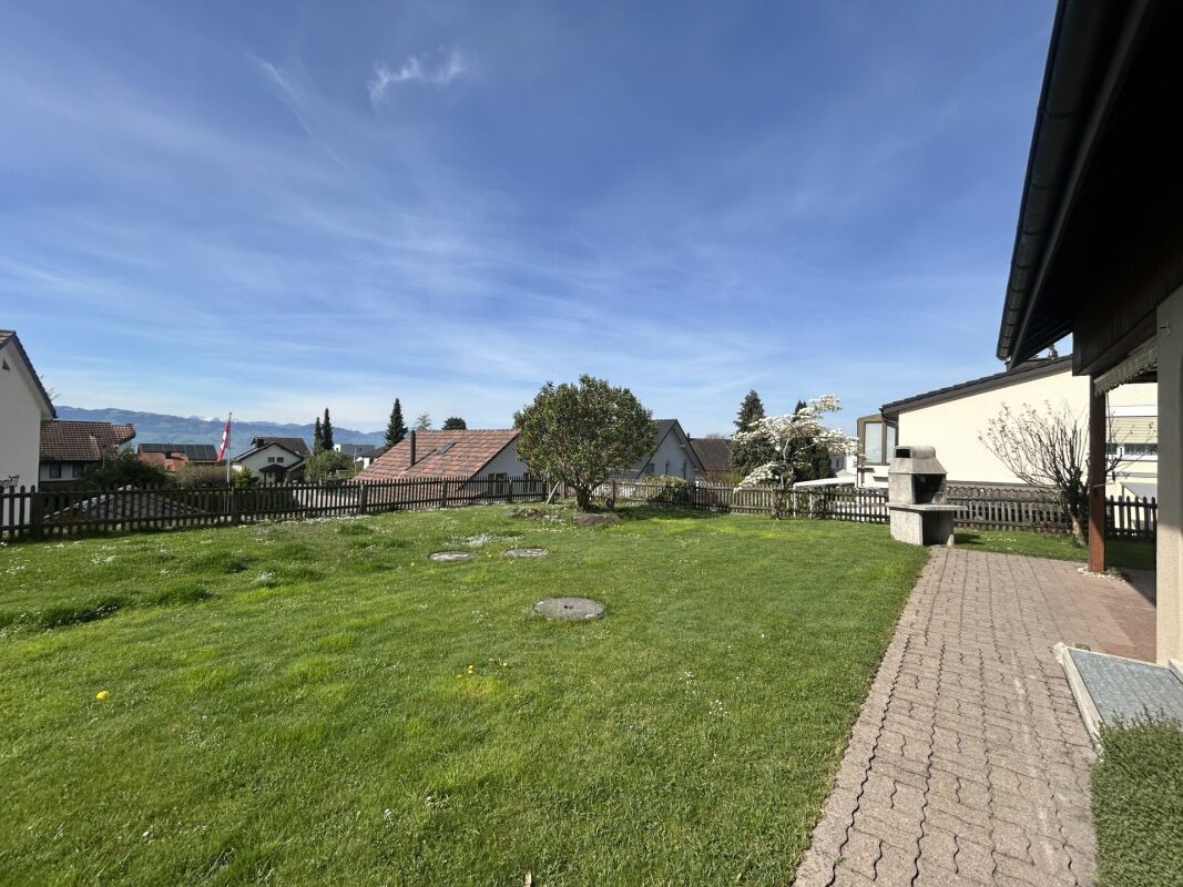 Charmantes, freistehendes Einfamilienhaus mit grosszügigem Garten